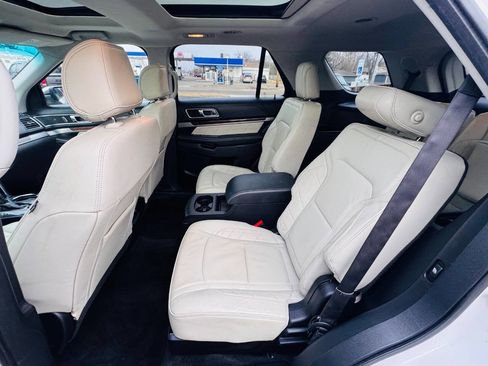 Used 2016 Ford Explorer Platinum image 13