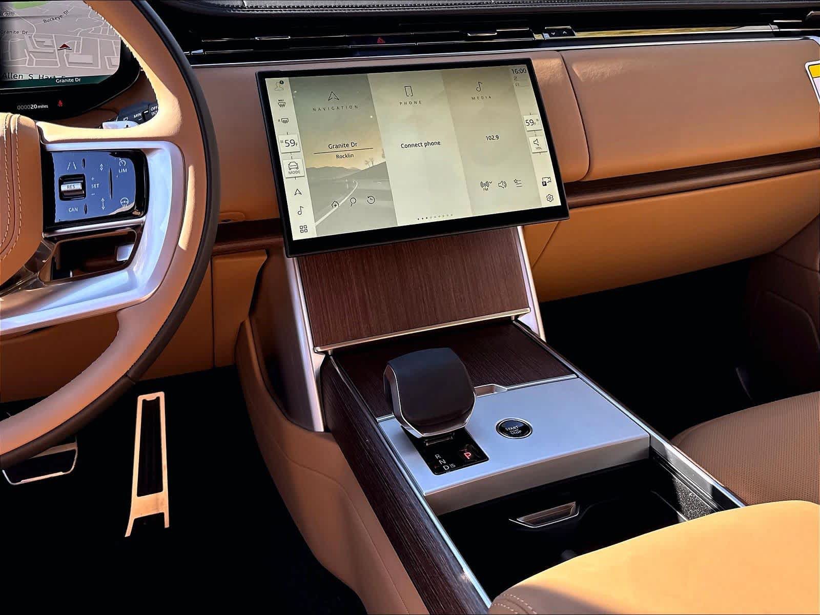 New 2026 Land Rover Range Rover Long Wheelbase SE AWD/4WD image 9
