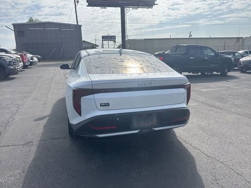 Used 2025 Kia K4 EX image 12