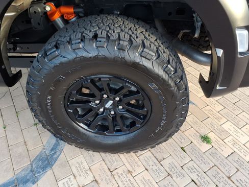 Used 2025 Ford F150 Raptor image 5