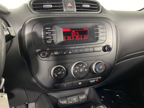 Used 2015 Kia Soul FWD image 23