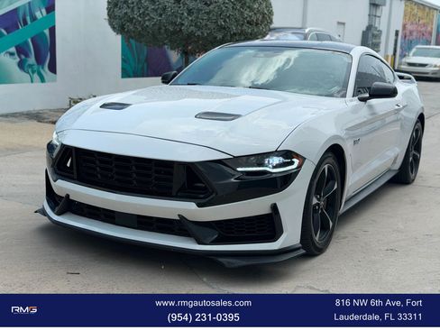 Used 2021 Ford Mustang GT Premium w/ Black Accent Package RWD image 1