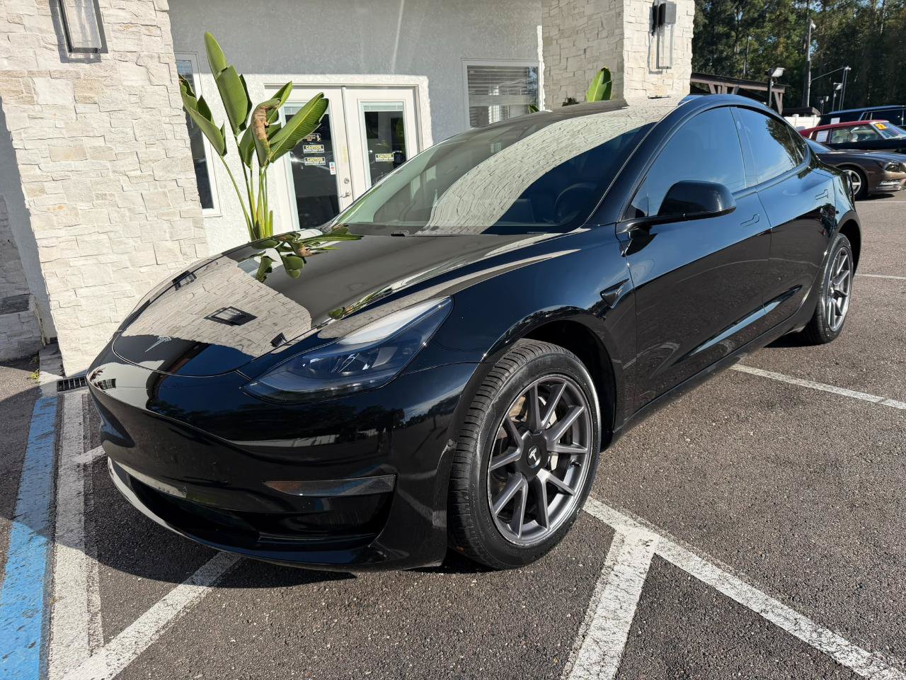 Used 2021 Tesla Model 3 Standard Range Plus RWD image 3