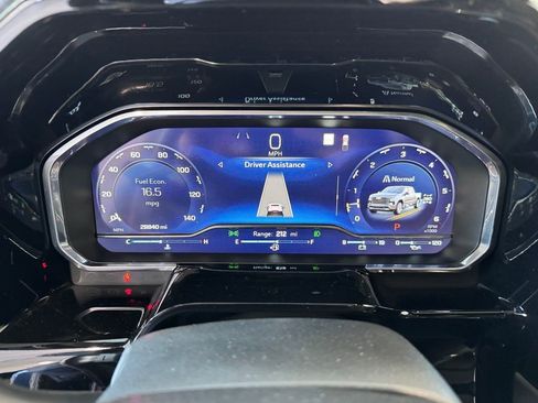 Certified 2022 Chevrolet Silverado 1500 High Country w/ High Country Premium Package AWD/4WD image 16