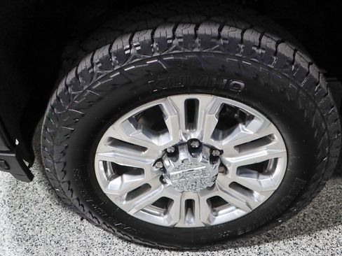 Used 2023 GMC Sierra 2500 Denali w/ Denali Ultimate Package image 11