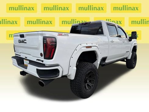 Used 2025 GMC Sierra 2500 AT4 w/ AT4 Premium Plus Package AWD/4WD image 11