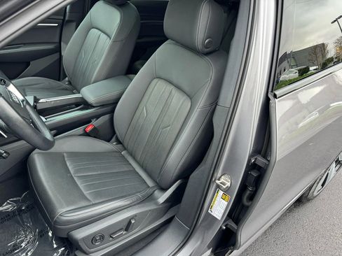 Used 2022 Audi e-tron Premium Plus w/ Premium Plus Package image 24