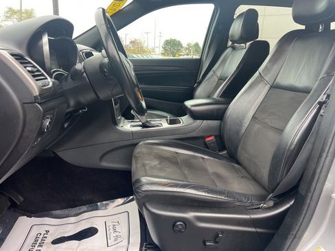 Used 2019 Jeep Grand Cherokee Altitude image 21