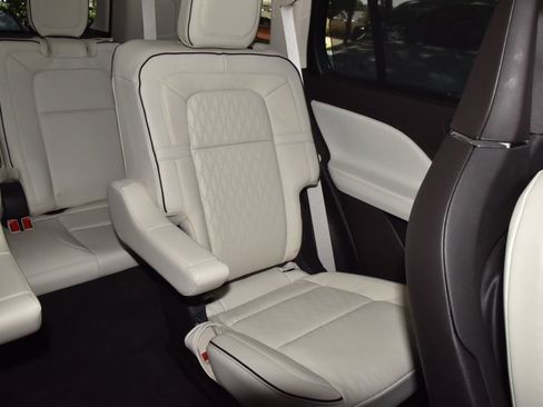 Used 2023 Lincoln Aviator Black Label AWD/4WD image 23