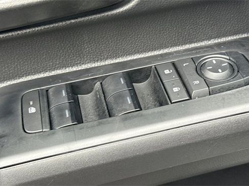 Used 2025 Toyota Tacoma SR5 image 12