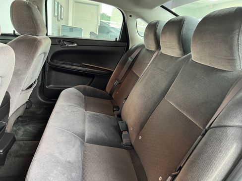 Used 2011 Chevrolet Impala LT FWD image 20