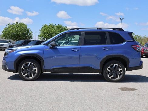 Used 2025 Subaru Forester Premium AWD/4WD image 8