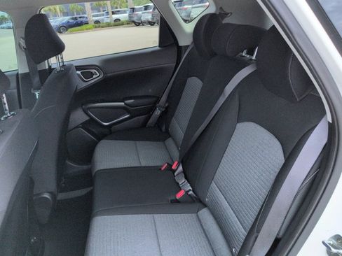 Used 2022 Kia Soul S FWD image 15