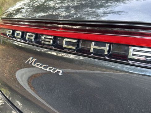 Certified 2023 Porsche Macan image 25