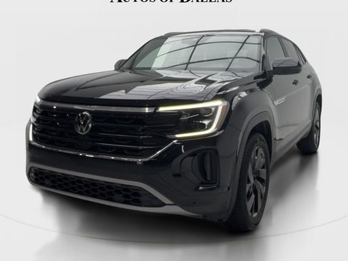 Used 2024 Volkswagen Atlas Cross Sport SE w/ Black Wheel Package FWD image 4
