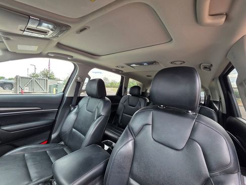 Used 2022 Kia Telluride S AWD/4WD image 9