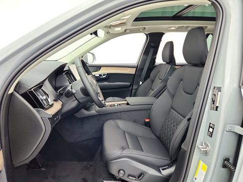 New 2026 Volvo XC90 T8 Plus image 17