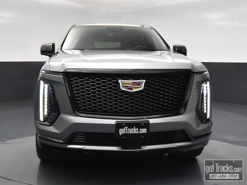 Used 2026 Cadillac Escalade Sport w/ Touring Package AWD/4WD image 50