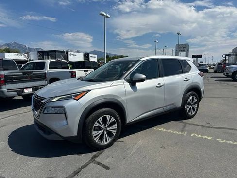 Used 2022 Nissan Rogue SV AWD/4WD image 6