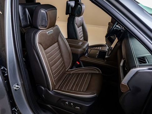 Used 2026 GMC Yukon Denali Ultimate w/ LPO, Floor Liner Package AWD/4WD image 32