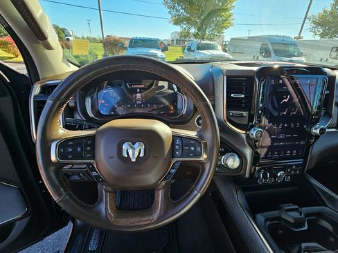 Used 2025 RAM 1500 Limited w/ Trailer Tow Group image 18
