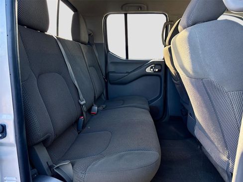 Used 2017 Nissan Frontier SV image 25