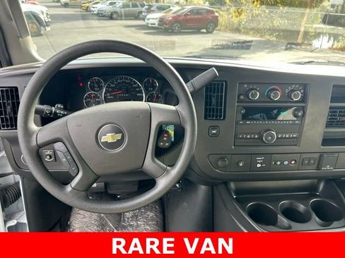 Used 2025 Chevrolet Express 3500 LT w/ LT Preferred Equipment Group RWD image 16