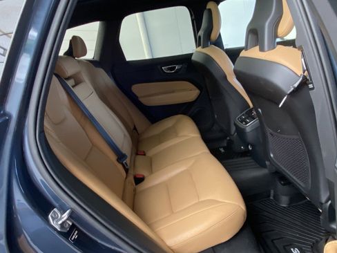 Used 2018 Volvo XC60 T5 Inscription w/ Advanced Package AWD/4WD image 12
