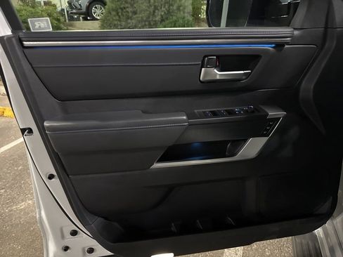 Used 2023 Toyota Sequoia Platinum image 15