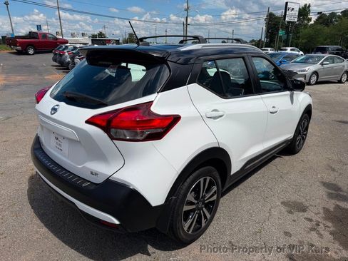 Used 2019 Nissan Kicks SR w/ SR Premium Package FWD image 5