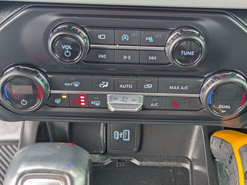 Used 2021 Ford Bronco Badlands image 24