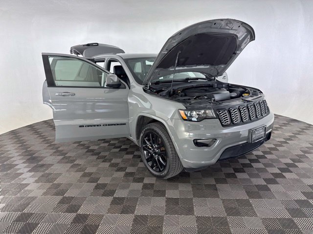 Used 2022 Jeep Grand Cherokee Laredo X AWD/4WD image 14