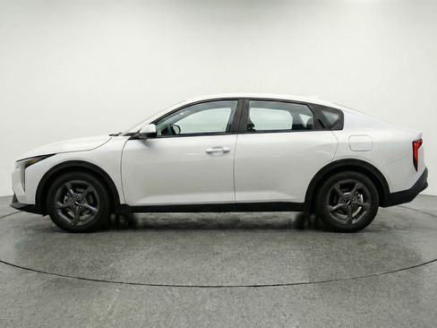 Used 2025 Kia K4 FWD image 5