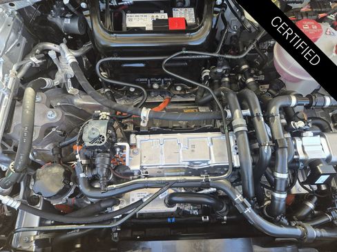 Used 2025 Mercedes-Benz EQB 300 4MATIC image 29
