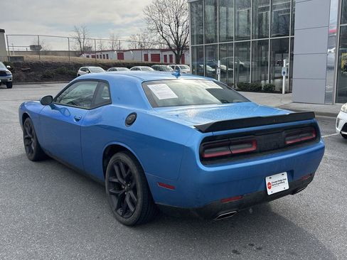 Used 2023 Dodge Challenger SXT w/ Plus Package image 6