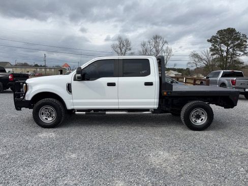 Used 2017 Ford F250 XL w/ Power Equipment Group image 4