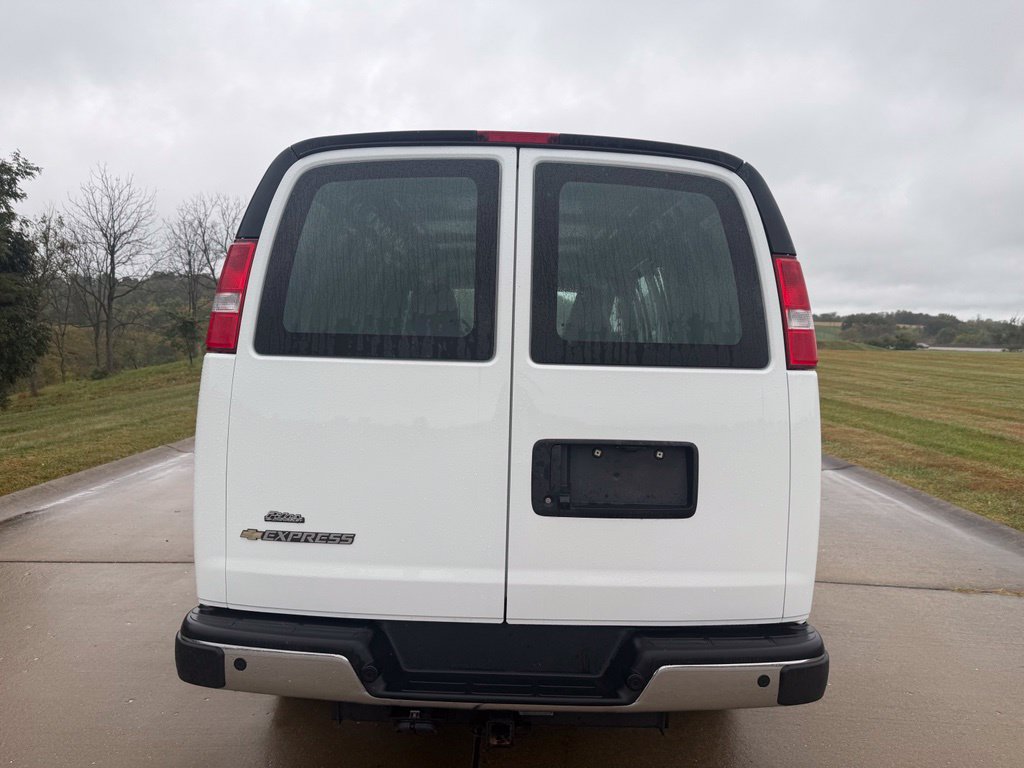 Used 2025 Chevrolet Express 2500 w/ Driver Convenience Package RWD image 4