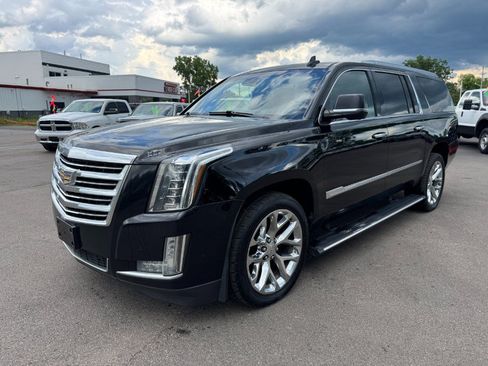 Used 2017 Cadillac Escalade ESV Platinum AWD/4WD image 1