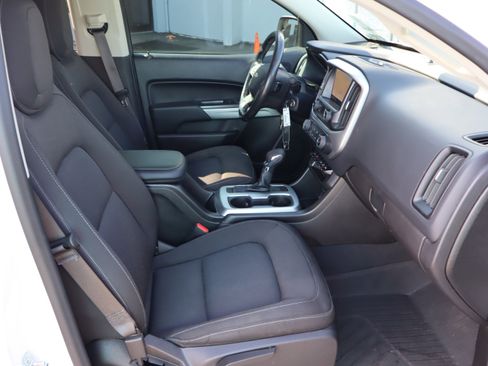 Used 2022 Chevrolet Colorado LT w/ Safety Package image 38