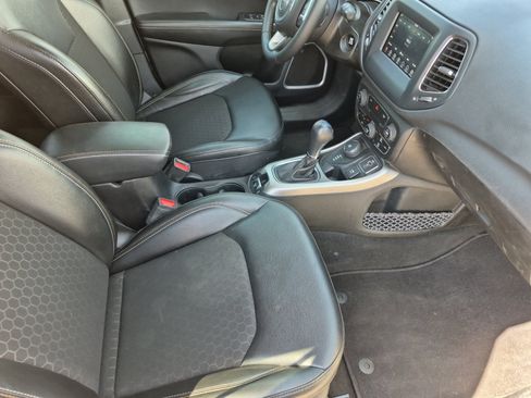 Used 2020 Jeep Compass Latitude AWD/4WD image 28