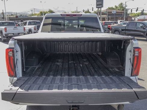 Used 2024 GMC Sierra 2500 Denali Ultimate AWD/4WD image 14
