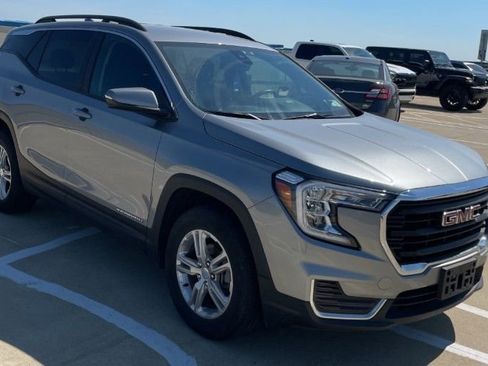 Used 2023 GMC Terrain SLE w/ Driver Convenience Package AWD/4WD image 1