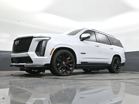 Used 2026 Cadillac Escalade V w/ LPO, ONYX Package AWD/4WD image 26
