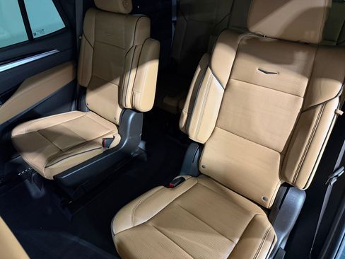 Used 2025 Cadillac Escalade Premium Luxury w/ LPO, Floor Liner Package AWD/4WD image 41