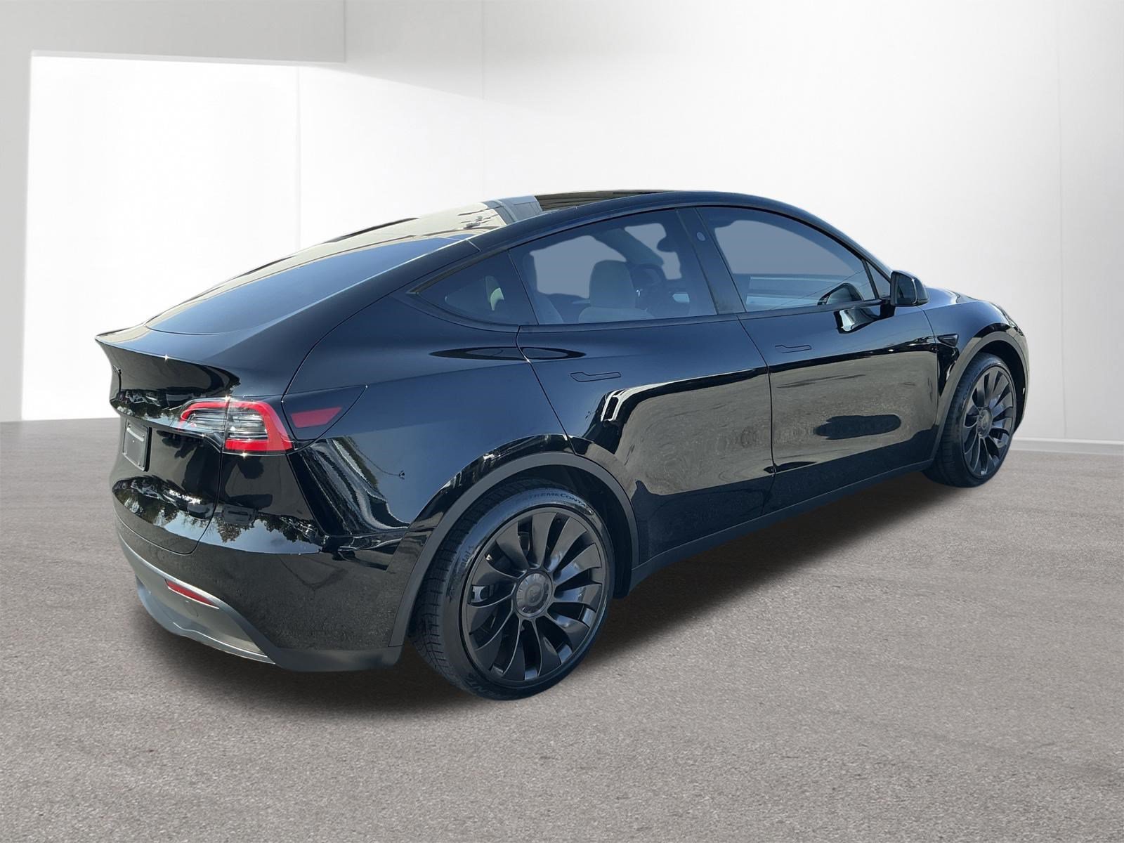 Used 2024 Tesla Model Y Long Range AWD/4WD image 3