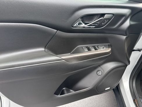 Used 2017 GMC Acadia SLT FWD image 5