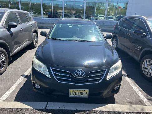 Used 2011 Toyota Camry XLE w/ XLE Extra-Value Pkg #2 image 9