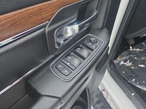 Used 2013 RAM 1500 Laramie w/ Convenience Group image 12