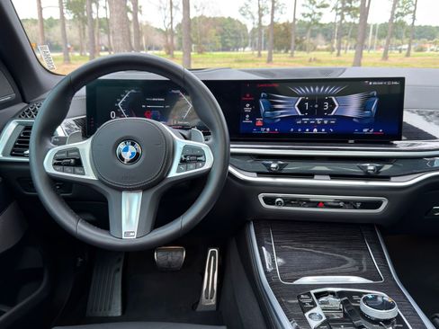 Certified 2025 BMW X5 xDrive40i w/ Executive Package image 3