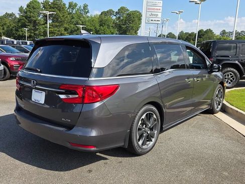 Used 2023 Honda Odyssey Elite image 12